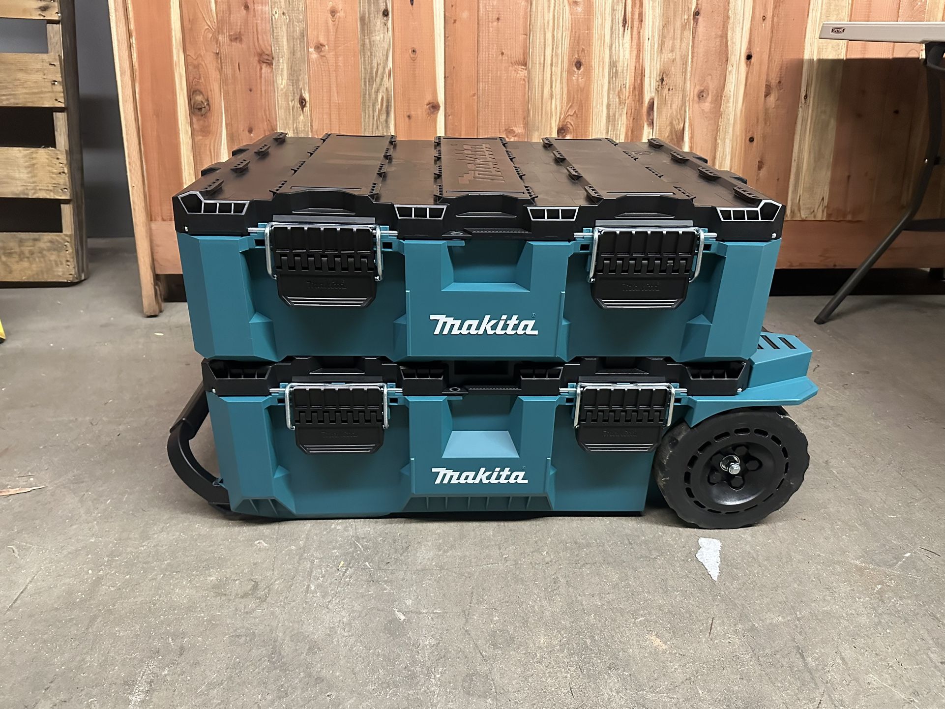 Makita MAKTRAK Large Tool Box & Rolling Chest