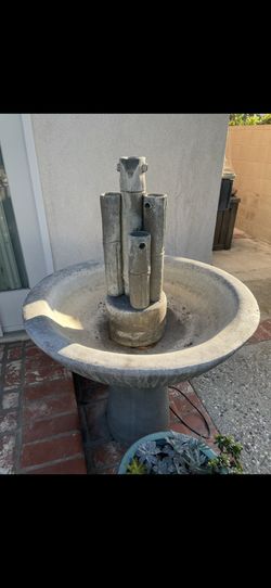 Modern Outdoor Fountain by Al’s Art Garden