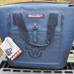 Moosejaw 42 Can cooler 