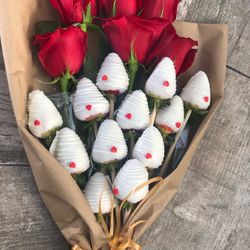 Flower Arrangements & Chocolate Covered Strawberries 🍓