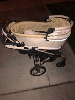Rockstar Baby Stroller with seat and bassinet