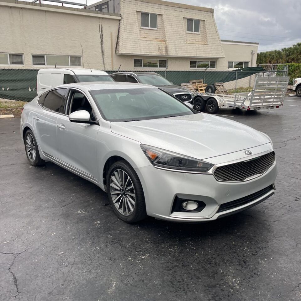 2017 Kia Cadenza