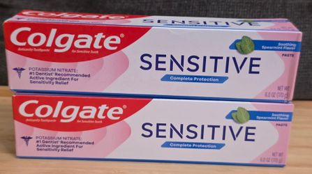 (2) Colgate Sensitive Complete Protection Toothpaste for Sensitive Teeth, Spearmint, 6 oz