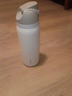 White Owala FreeSip Water Bottle