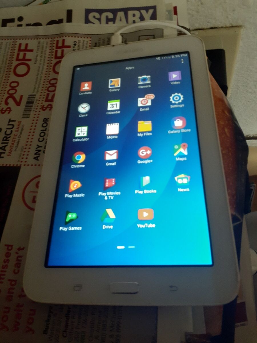 Samsung Tablet w/ Charger (Android 4.4.4 version. Fully updated)