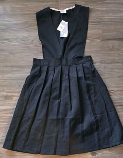 *Brand New* Girls Genuine School Uniform Black V-Neck Pleated Jumper  sz 16