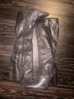 Knee-High Heeled Boots Snake Print