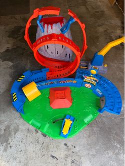Hot wheels monster truck T-Rex track