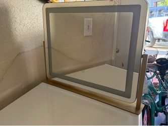 Vanity mirror