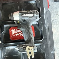 Makita Tools Battery Milwaukee Dewalt Hilti Yeti Nike Apple Labubu