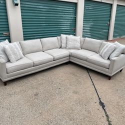 Free Delivery - Beautiful Light Grey Sectional Set
