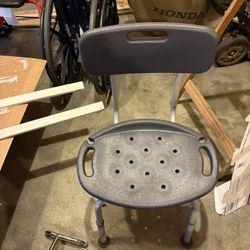 Bath/shower chair