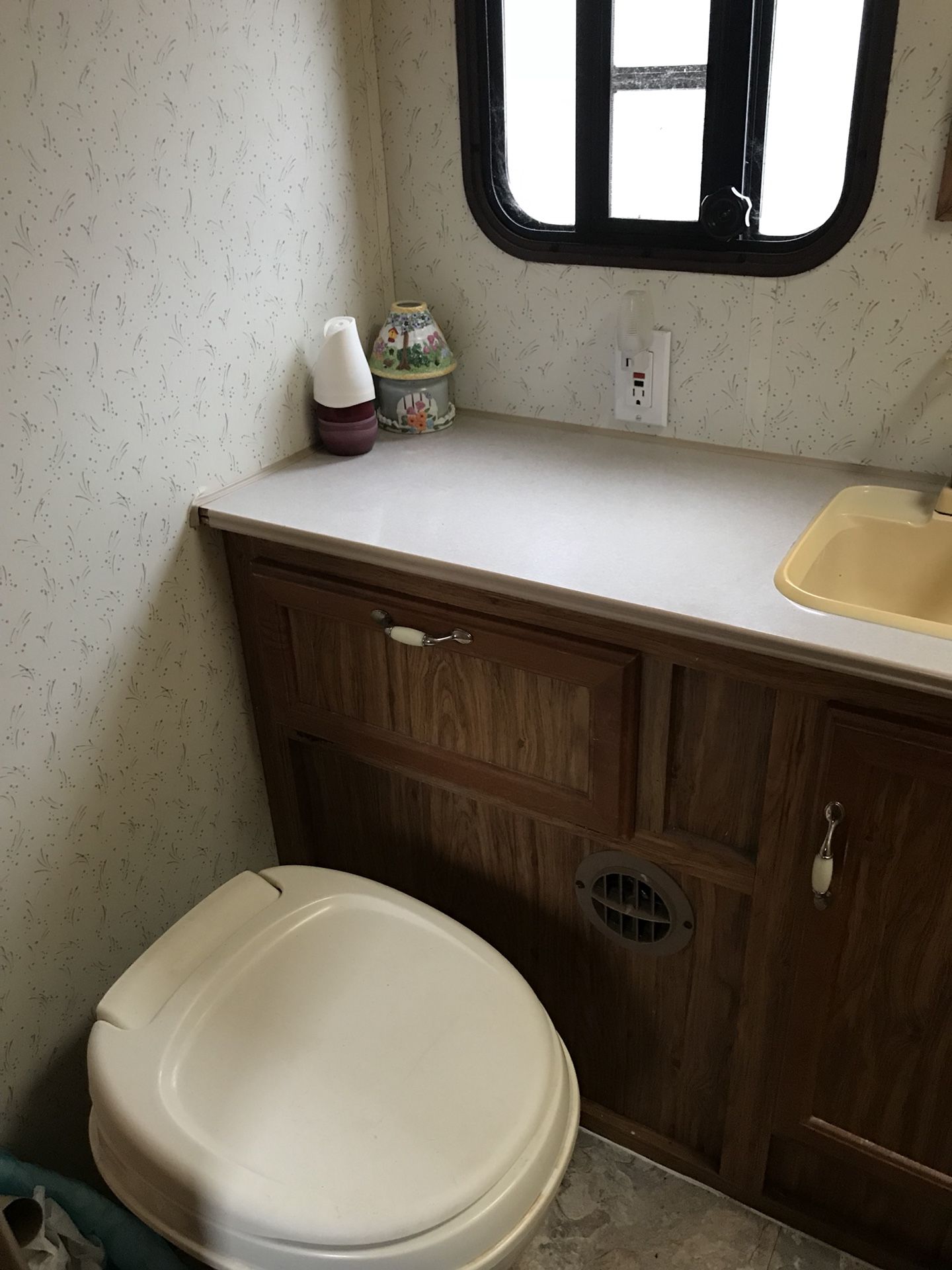 Trailer on deeded lot in Lake Adventure Milford ,PA for Sale in