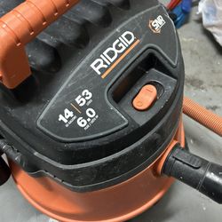 Commercial Vacuum 14 Gallons 