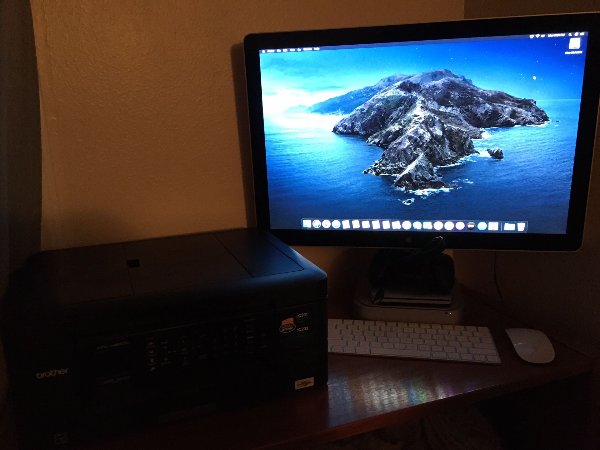 Apple Mac Mini full desk top setup.