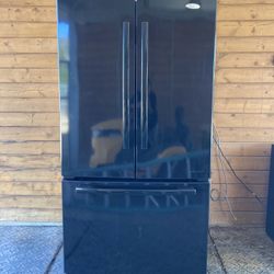 Beautiful Whirlpool Black Refrigerator 