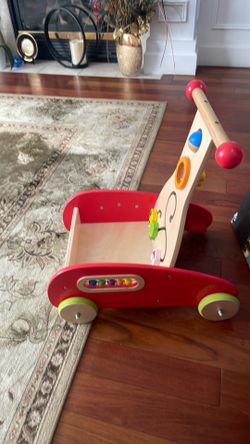 Hape Push Toys,good for walking,play with toys.Wood https://offerup.com/redirect/?o=bWF0ZXJpYWwuSXQ= like new.