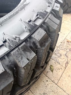 TIRES 35x12.50