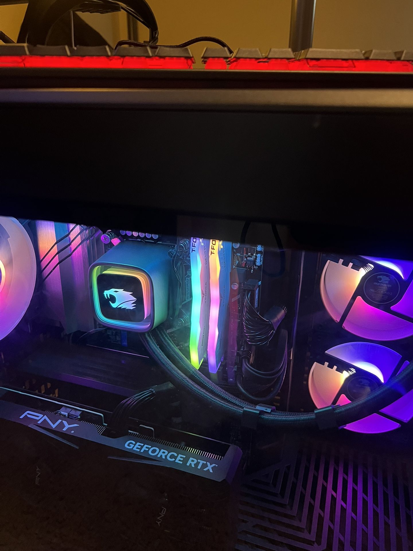 iBUYPOWER - Y60 Gaming Desktop PC - Intel