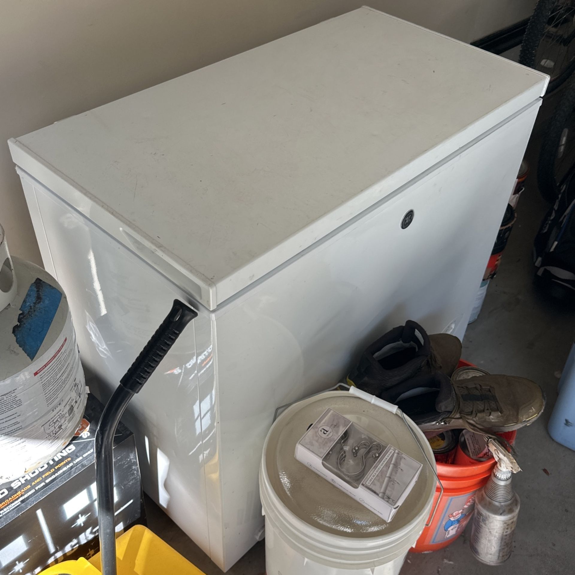 Chest freezer price of 2’ x 4’