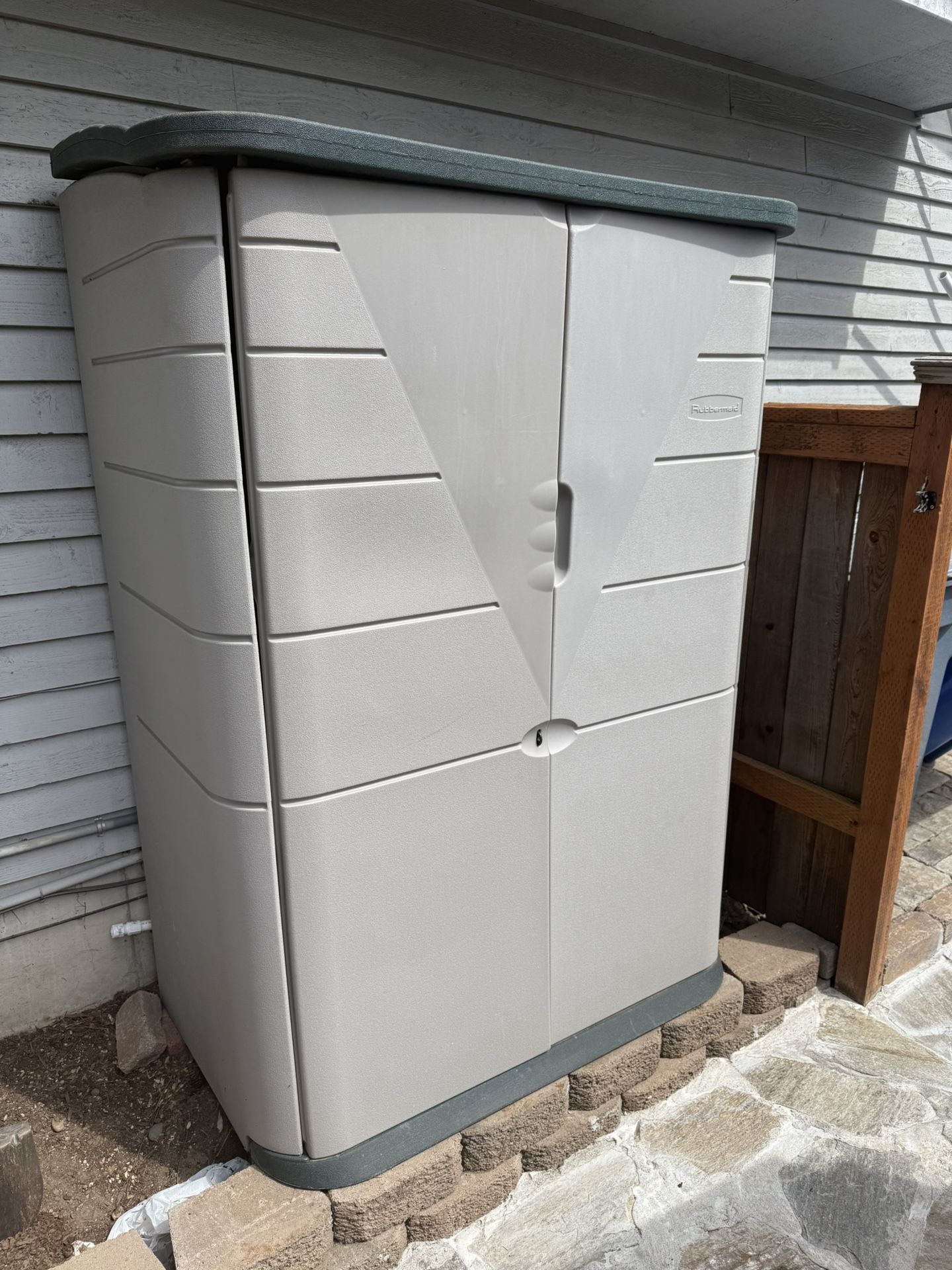 Rubbermaid Shed
