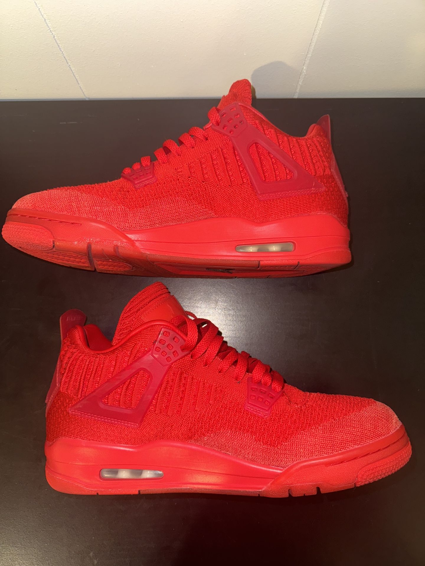 Air Jordan Retro 4 Flyknit ‘University Red’