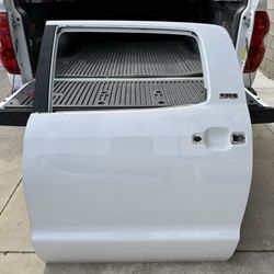 07-21 Toyota Tundra Crewmax Door