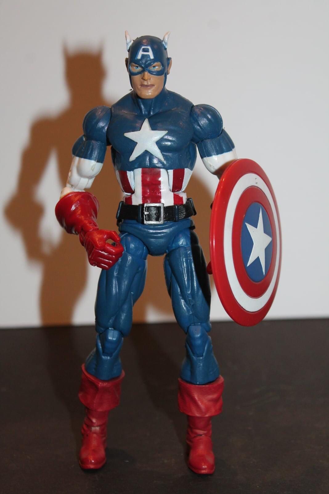 Custom Classic Captain America Marvel Legends Loose Figure