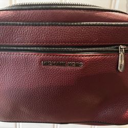 Authentic Michael Kors Burgundy & Black Leather Handbag – Elegant & Timeless