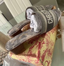 Women's sandals size 7.5/8
