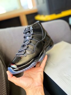 Jordan Retro 11 men size 8.  8.5.  9. 9.5.  11