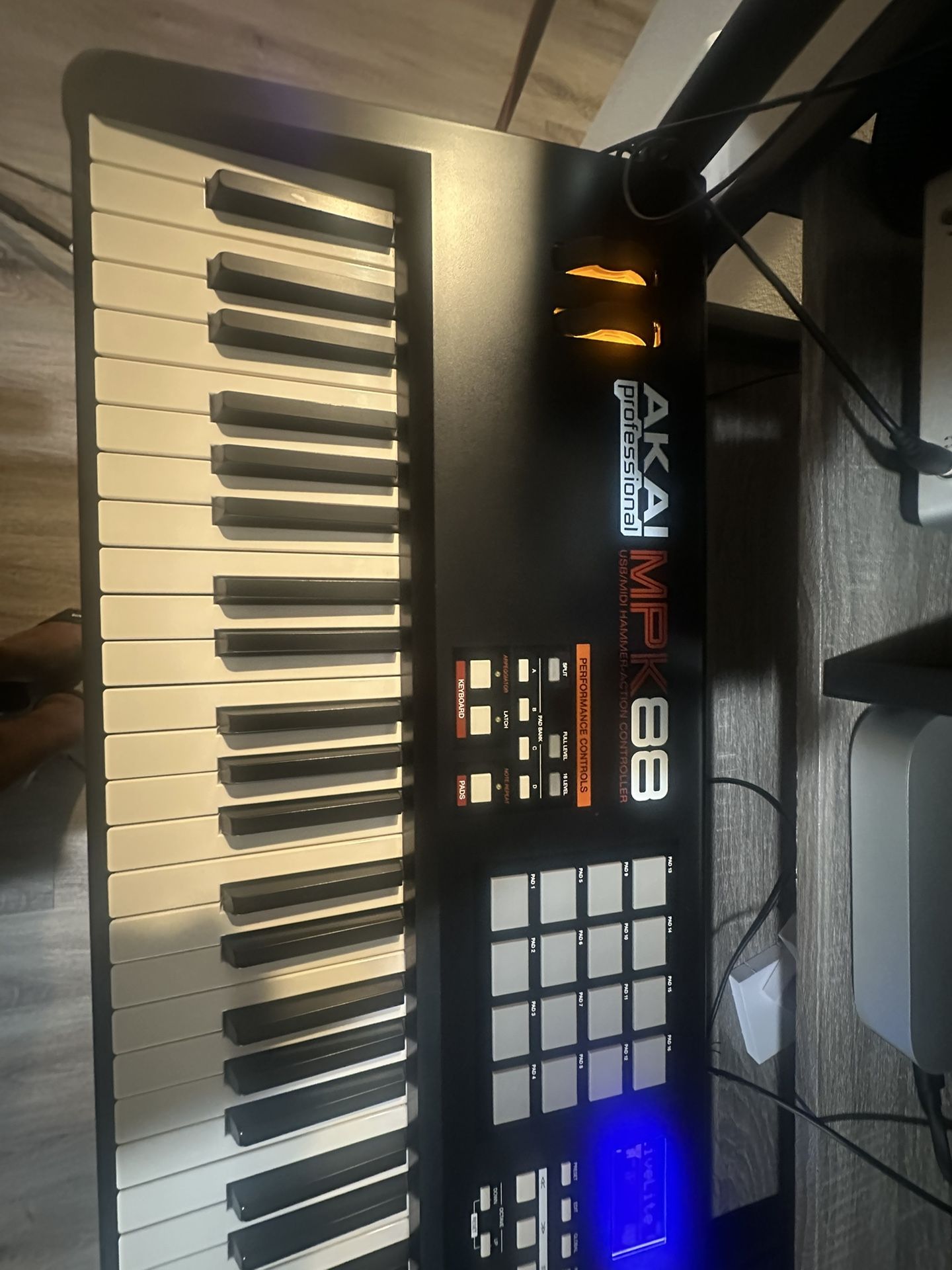 Midi Keyboard Mpk 88 $400