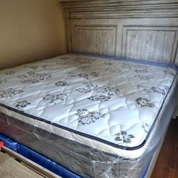 NEW KING-SIZE PILLOW TOP MATTRESS AND BOX SPRING 💤