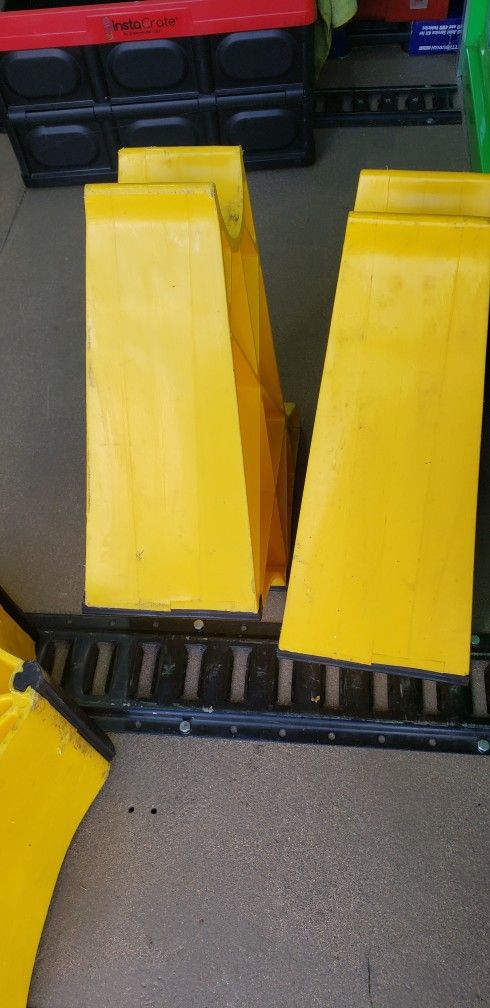 Trailer Legs..( Toy Hauling Or Traveling Trailer)