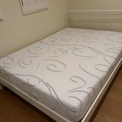 Queen sized Memory foam Mattress 
