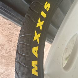 Maxis Tire