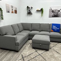Thomasville Emilee Sectional Couch - Free Delivery   (COPY)