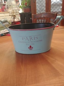 Decorative metal pan / pail