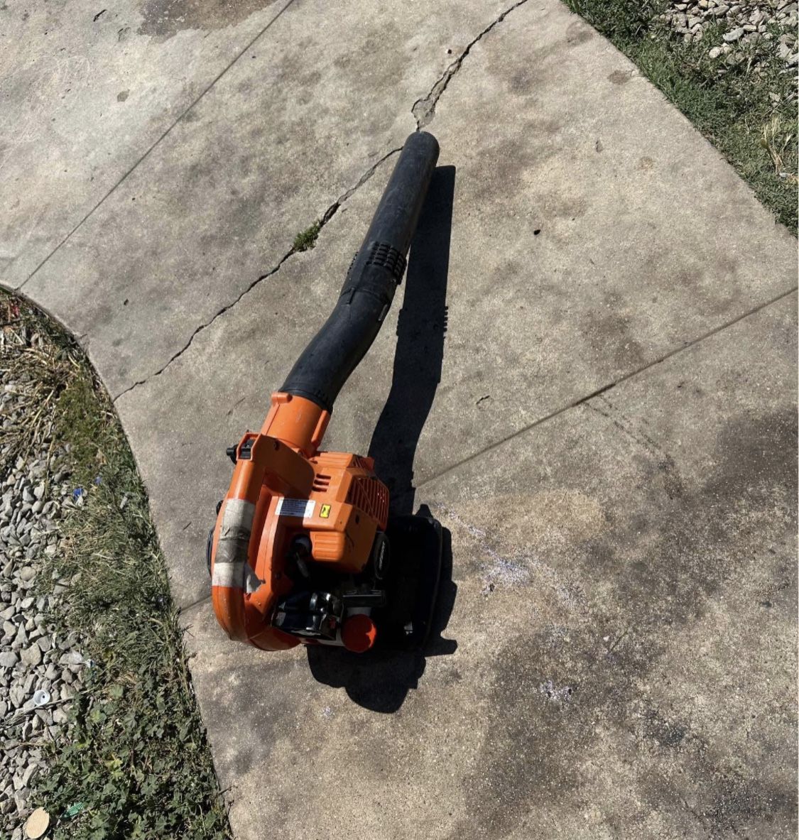 170 MPH 453 CFM 25.4 cc Gas 2-Stroke Cycle Handheld Leaf Blower