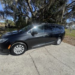 2019 Pacifica touring l
