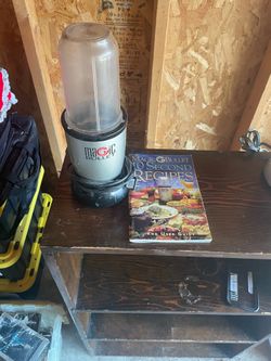 MAGIC BULLET W RECIPE BOOK
