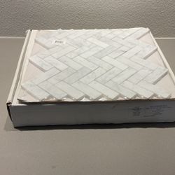 Bianco Carrara Honed Herringbone Mosaic Tile
