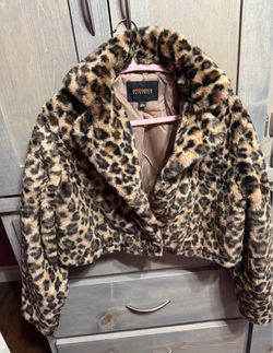 Cropped leopard jacket/coat