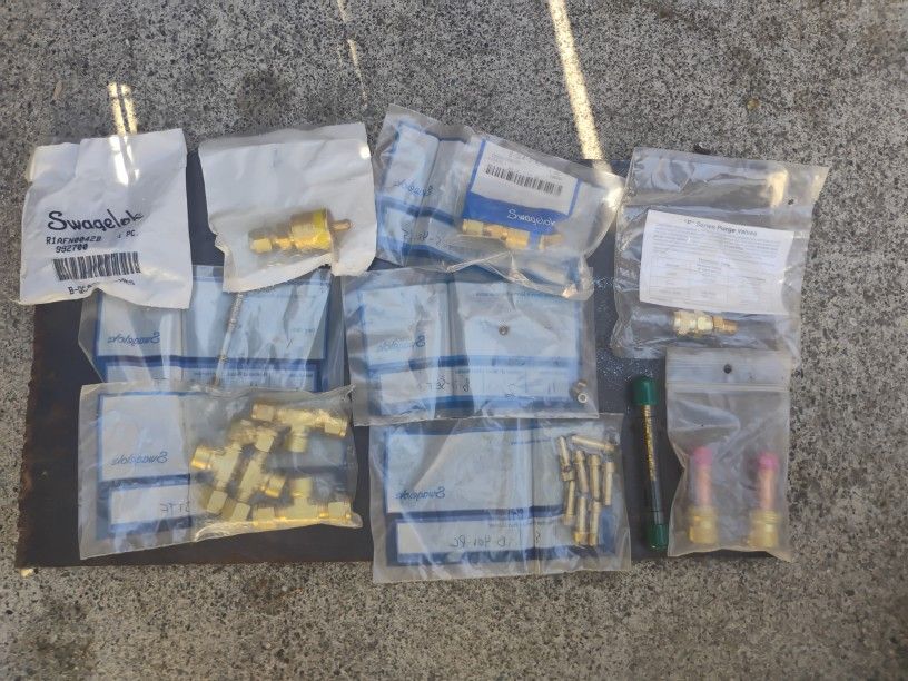 Miscellaneous Brass Fittings 