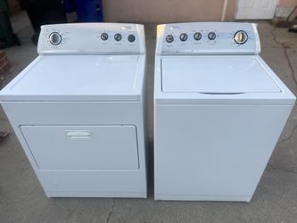 Whirlpool Washer And Gas Dryer Set