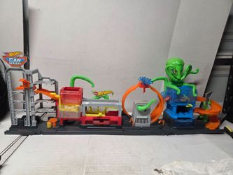Hot wheel car wash toy
