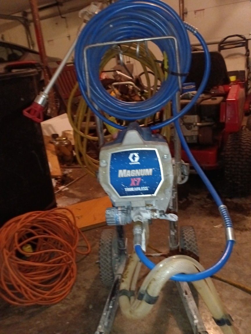 Graco X7 Magnum Paint Sprayer 