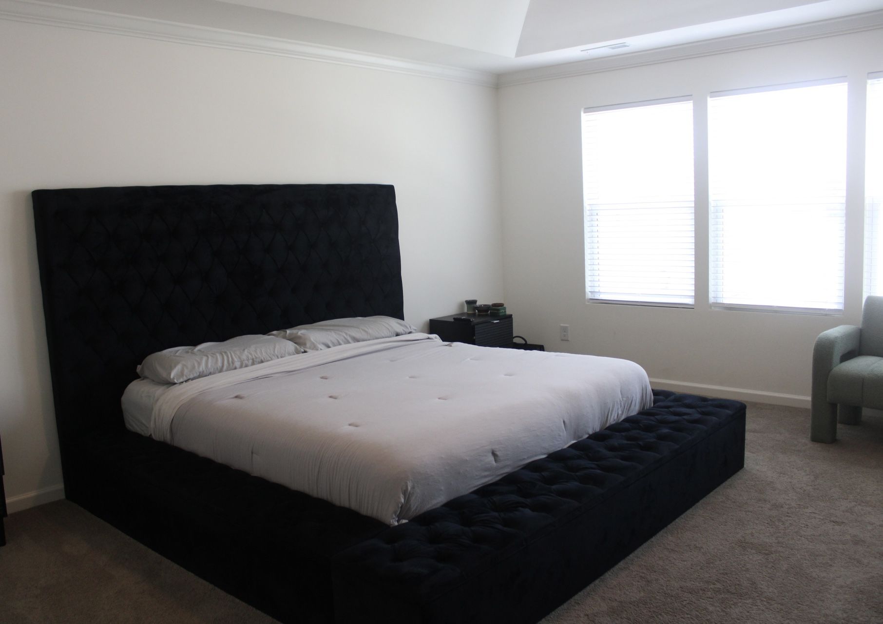 Luxury Tufted King Bed Frame – Excellent Condition