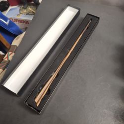 Harry Potter Professor Filius Flitwick's Wand-Angular, Cross-Shaped Handle With A Light Brownish Tint, Universal Studios 15.5"L In Collector's Box