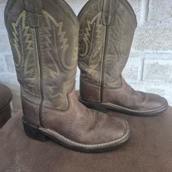 Kids Boots size 11